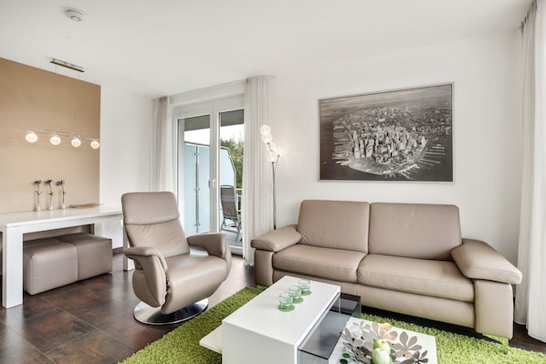 90 cm televisyen skrin rata dengan kabel