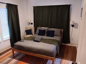 2 soverom, strykejern/-brett, internettilgang og sengetøy