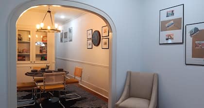 Lovely 2-bedroom house with AC in vibrant Houston