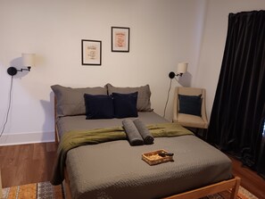 2 habitaciones, tabla de planchar con plancha, internet y ropa de cama 