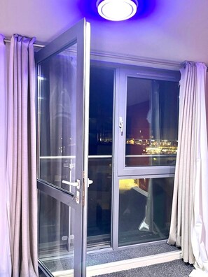 Interior - Sterling Luxury Apartment – Balcony • Sleeps 4 • (West Midlands)