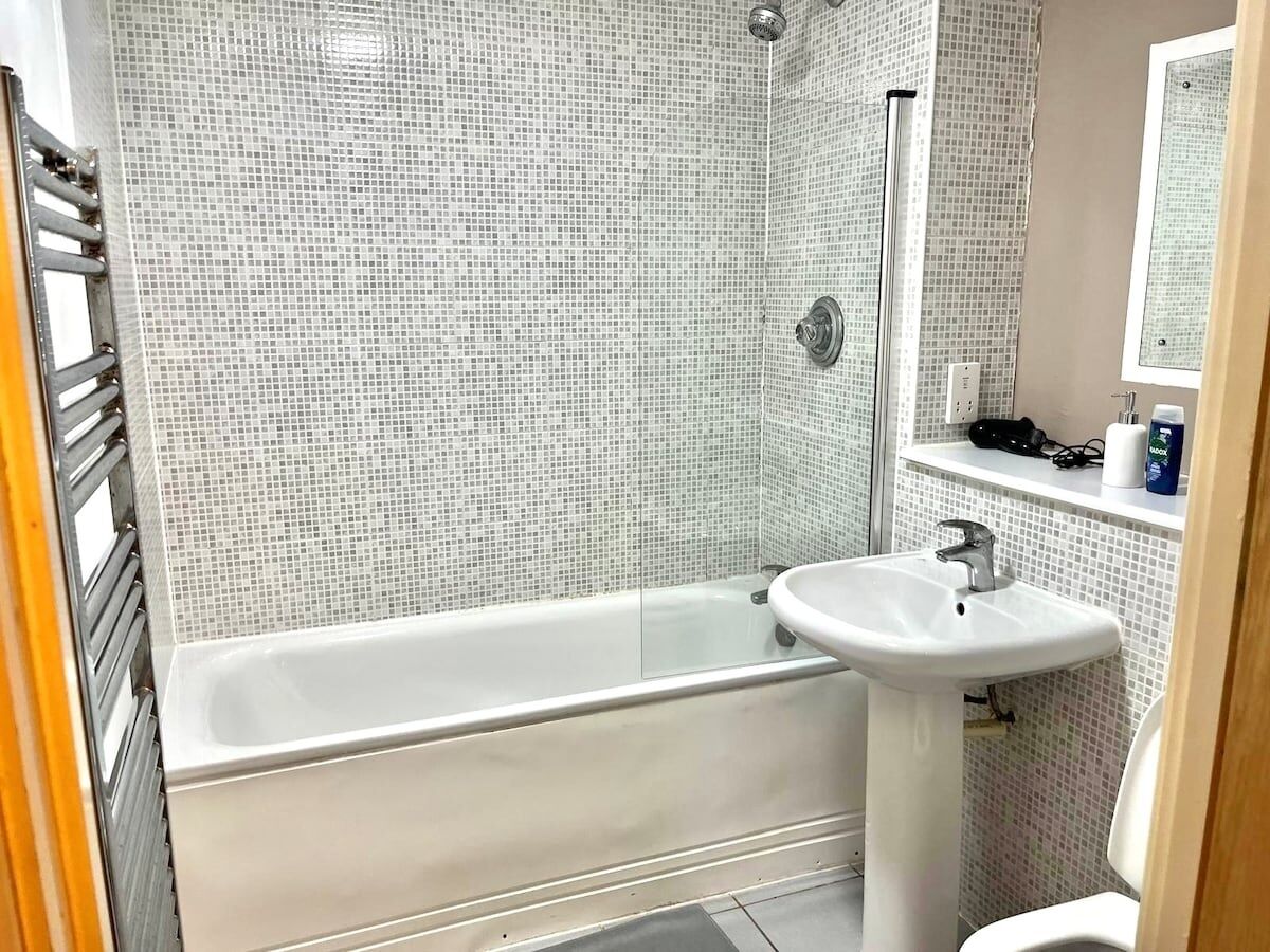Hair dryer, towels