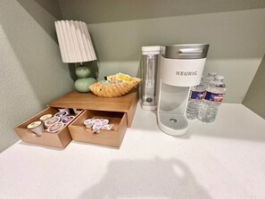Kaffee und/oder Kaffeemaschine