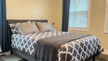 1 bedroom, desk, iron/ironing board, free WiFi