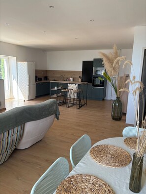 Interior - Spacious apartment (Triors)