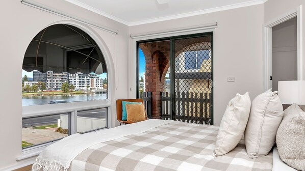 3 bedrooms, bed sheets