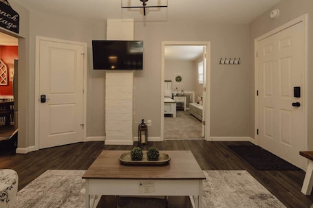 TV. First Floor Getaway in Meadville