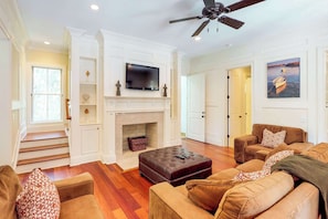 TV, DVD player - Multi-level home with private pool, lanai & enclosed deck - beach nearby (Kiawah Island)