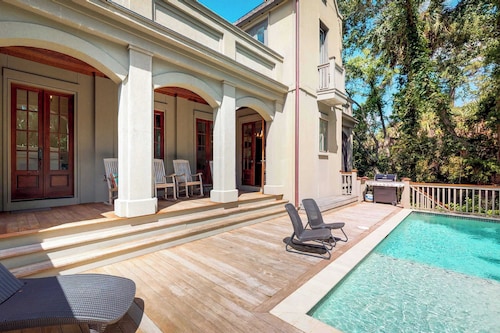 Multi-level home with private pool, lanai & enclosed deck - beach nearby