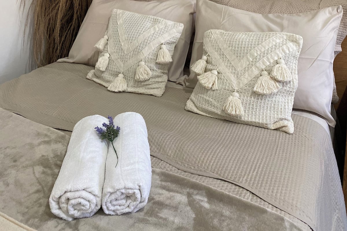 Comfort Double Room | Blackout drapes, soundproofing, iron/ironing board, free WiFi