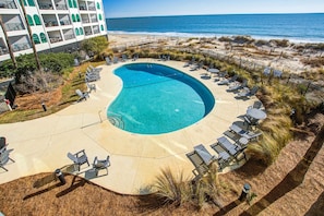Pool - Bright and spacious condo with beach & ocean views, pool, basketball & balcony (Isle of Palms)