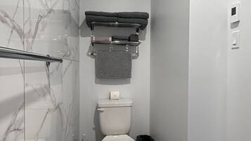 Vierpersoonskamer | Badkamer