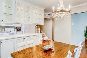 Fridge, microwave, oven, stovetop - Coastal cottage with yard, near shopping & dining in Old Village District (Mt. Pleasant)