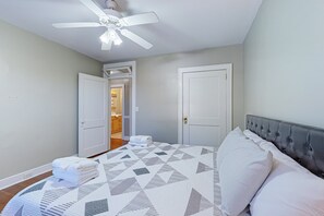 2 makuuhuonetta, silitysrauta/-lauta, Wi-Fi, vuodevaatteet