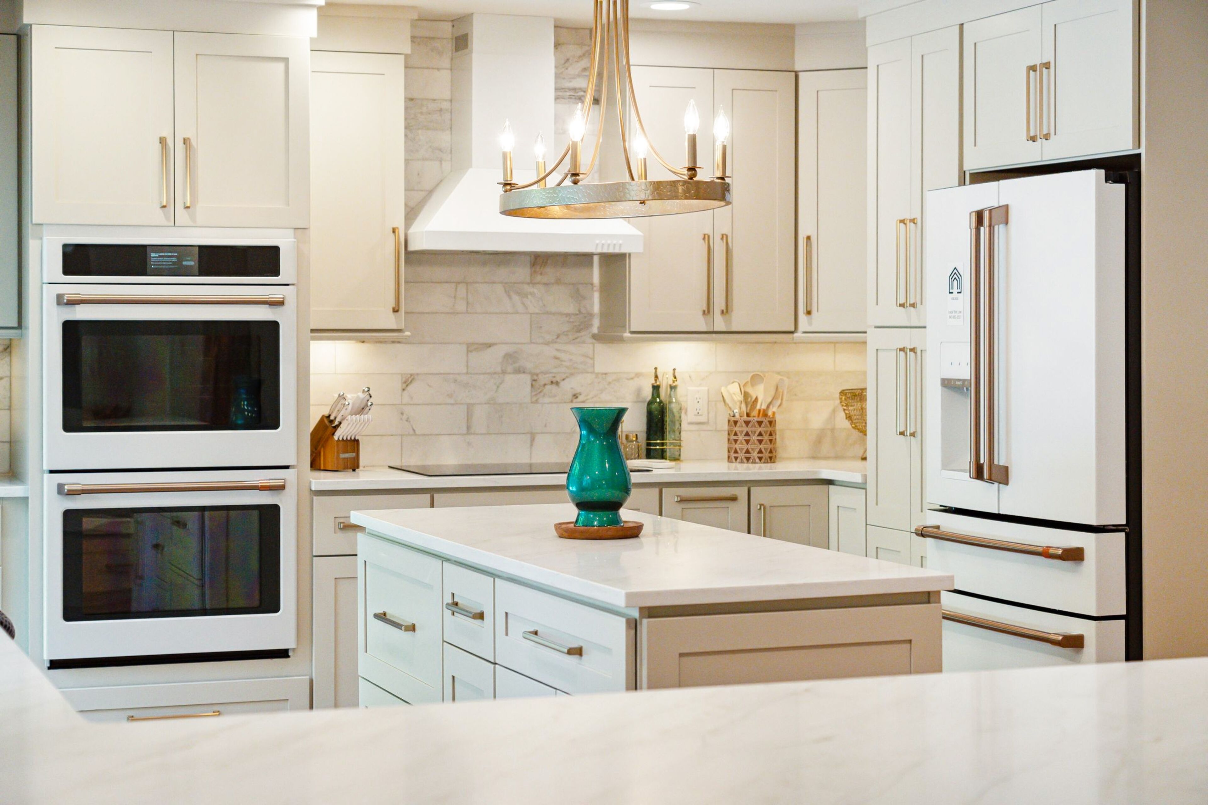 雪櫃、微波爐、焗爐、爐具