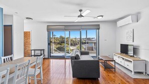 تلفزيون ذكي