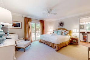 3 bedrooms, desk, iron/ironing board, WiFi
