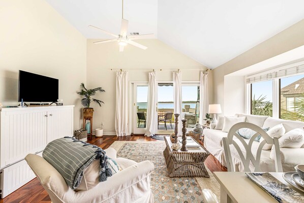 TV, DVD player, offices