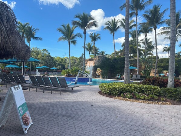 Pool - Luxury Studio with lanai sleeps 4, premium resort, gym, 4 pools, restaurant (Bonita Springs)