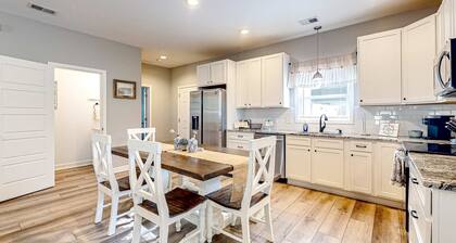 Modern cottage with all-new interior, patio, AC, & W/D - near beaches & golf