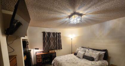 Cozy One Bedroom and Private Bathroom