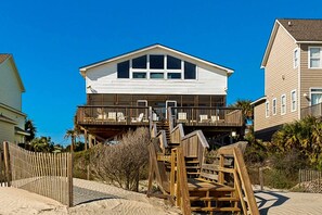 Exterior - Spacious oceanfront home w/ stunning views, large deck - private access to beach (Folly Beach)