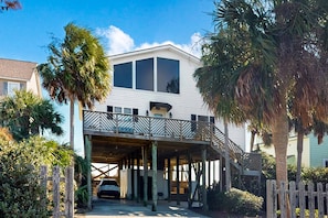 Exterior - Spacious oceanfront home w/ stunning views, large deck - private access to beach (Folly Beach)