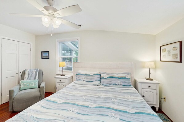 3 bedrooms, iron/ironing board, WiFi, bed sheets