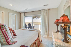 3 bedrooms, iron/ironing board, WiFi, bed sheets - Centrally located to local attractions, close to beach access & marsh views (Isle of Palms)