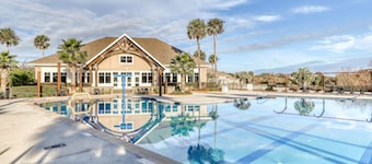 Dog friendly villa with marsh and tidal creek views - access to community pool