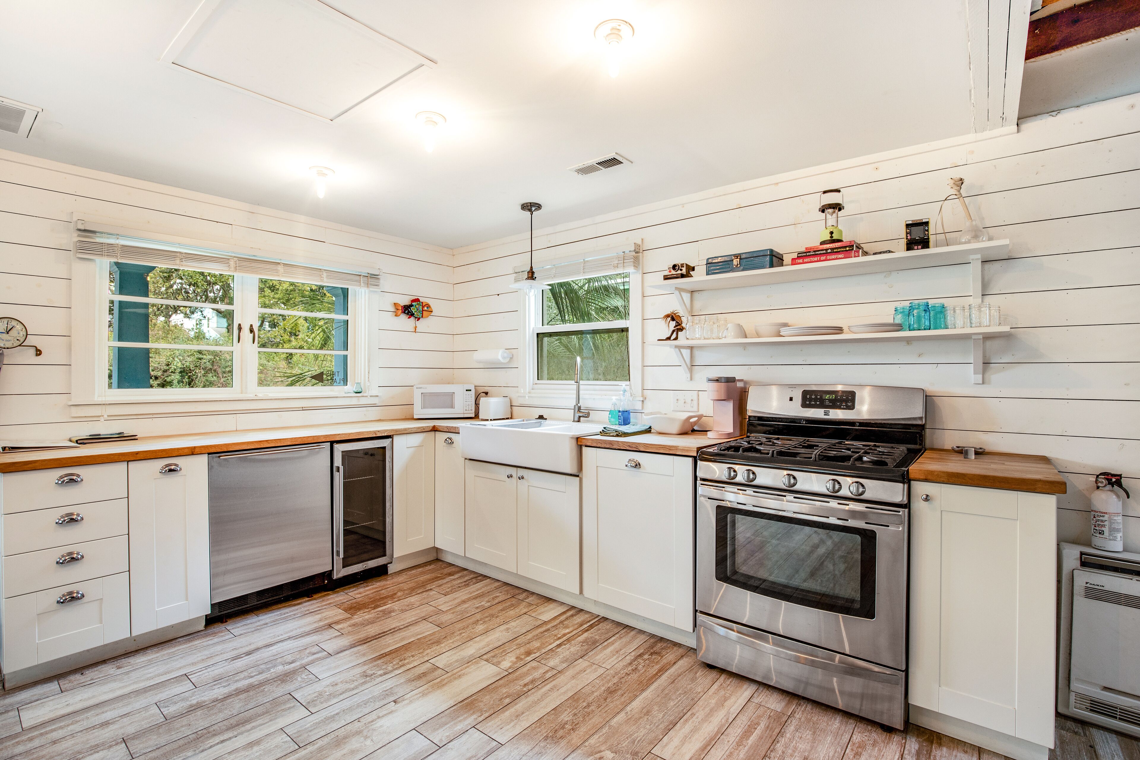 Microwave, oven, stovetop, dishwasher