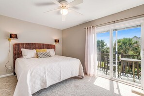 3 bedrooms, iron/ironing board, WiFi, bed sheets - Relaxing oceanside home w/ multiple decks, outdoor shower- steps to beach access (Folly Beach)