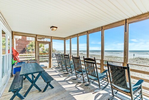Special oceanfront home w/ stunning ocean views & private beach access