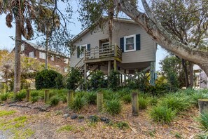 Exterior - Special oceanfront home w/ stunning ocean views & private beach access (Folly Beach)