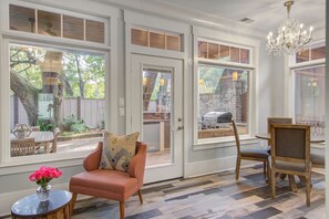 Outdoor dining - Exquisite escape with lake views, second-floor deck & sunroom - dog-friendly (Mt. Pleasant)