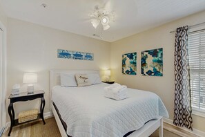 2 bedrooms, iron/ironing board, WiFi, bed sheets