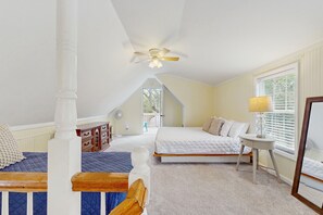 2 bedrooms, travel crib, WiFi, bed sheets - Amazing Beach Home w/Free WiFi/Private Washer/Dryer - 200 Steps to Beach Access (Folly Beach)