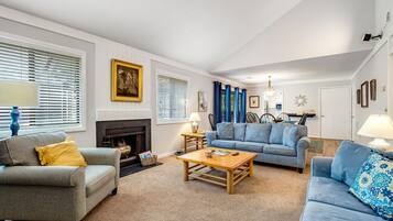 Fernseher, DVD-Player, Bücher