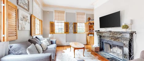 TV, peis og kontorer