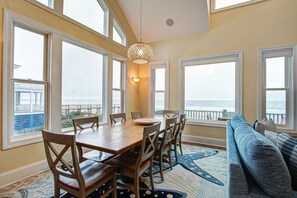 Dining - Oceanfront gem with amazing views, deck, & loft - walk to downtown Folly Beach (Folly Beach)