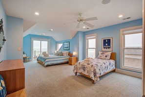 4 bedrooms, desk, iron/ironing board, WiFi