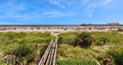 First-floor villa w/beach and ocean views from spacious balcony