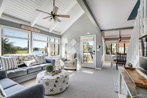 TV, offices - Stylish beach villa with three decks, and golf course views (Seabrook Island)