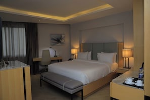 Junior Studio Suite, City View | In-room safe, laptop workspace, soundproofing, free WiFi