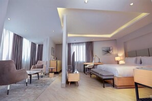 In-room safe, laptop workspace, soundproofing, free WiFi