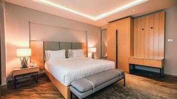 In-room safe, soundproofing, free WiFi