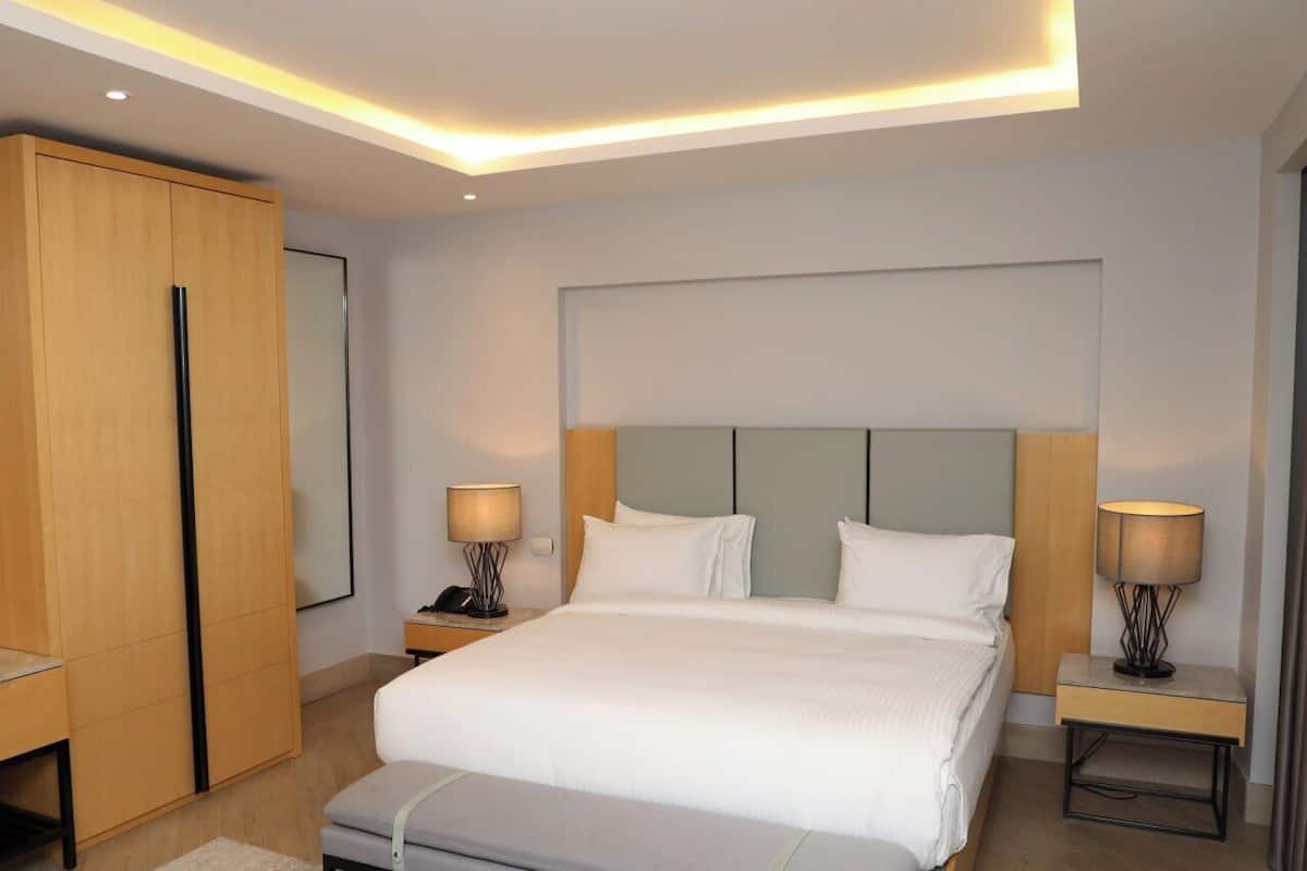 In-room safe, laptop workspace, soundproofing, free WiFi