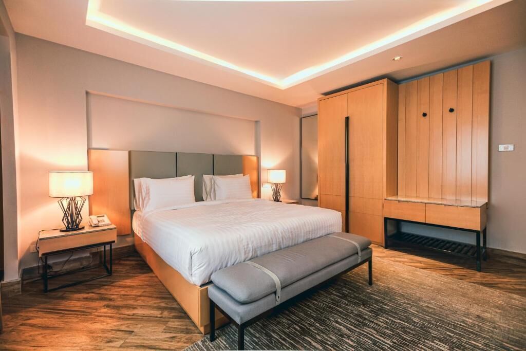 In-room safe, laptop workspace, soundproofing, free WiFi