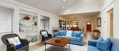 Televisión, estéreo, oficina