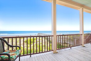 Property grounds - Gorgeous Beachfront Home w/ Oceanfront Views, Deck, Beach Boardwalk & WiFi (Folly Beach)